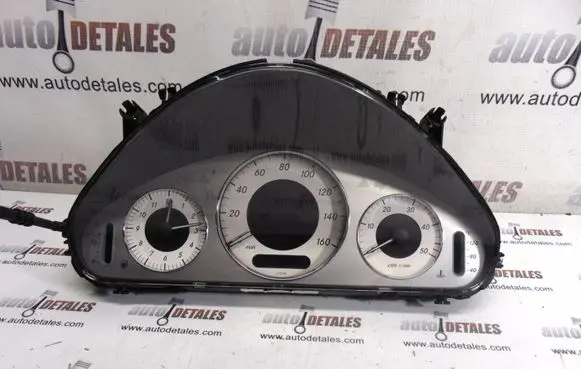 Mercedes-Benz E W211 Speedometer (instrument cluster) A2115403847