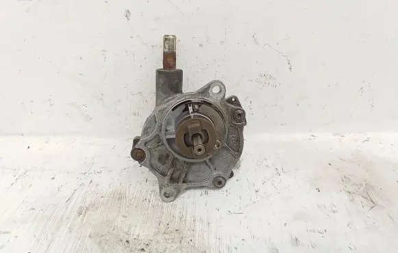 Mercedes-Benz Sprinter W901 W902 W903 W904 Vacuum pump A6112300265