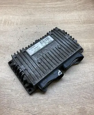 Renault Megane I Engine control unit/module ECU 7700111209 7700110261 S105280015
