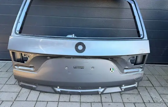 BMW X3 E83 Truck tailgate CZESCICARSPL005
