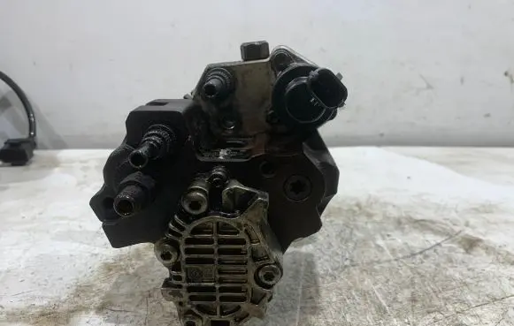 Opel Vivaro Fuel injection high pressure pump 8200041766