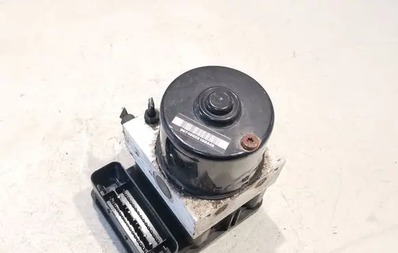 Skoda Octavia Mk2 (1Z) ABS Pump 1C0907379L 1J0614117G 10020600774