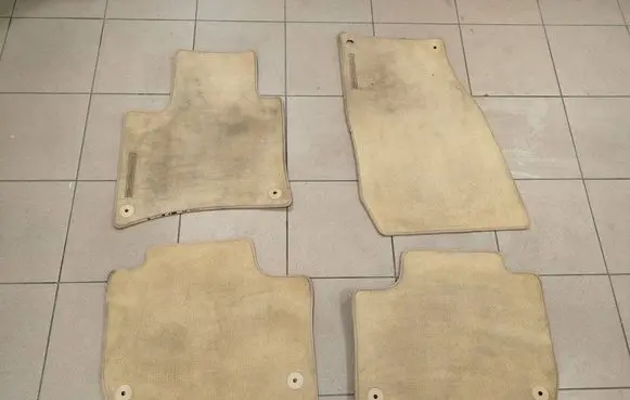 Porsche Cayenne (92A) Car floor mat set 
