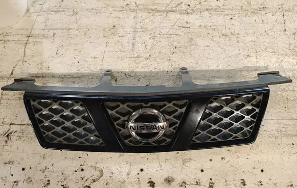 Nissan X-Trail T30 Front bumper upper radiator grill 62310 E9303