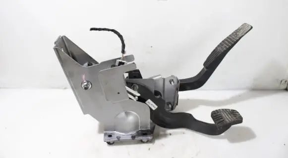 Opel Antara Pedal assembly 
