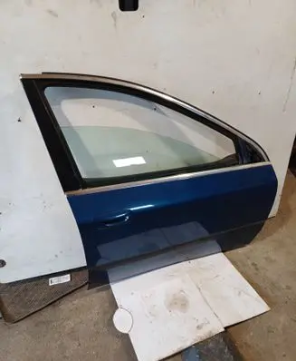 Peugeot 607 Front door