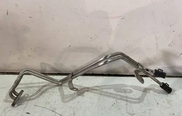 Coolant pipe/hose