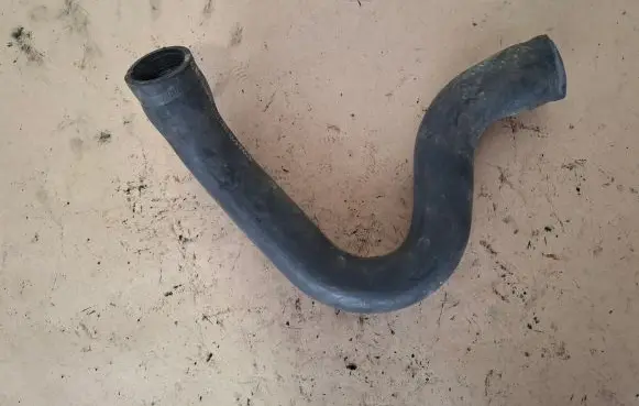 Volvo V50 Engine coolant pipe/hose 08671393