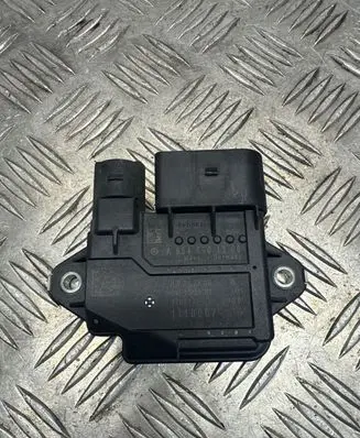 Glow plug pre-heat relay