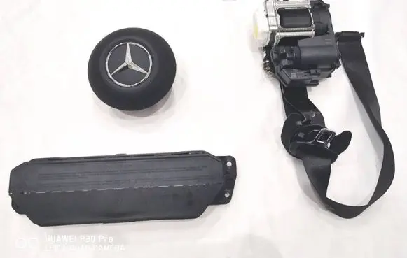 Mercedes-Benz C W206 Steering wheel airbag 2068601002 2323700712 A2068601002