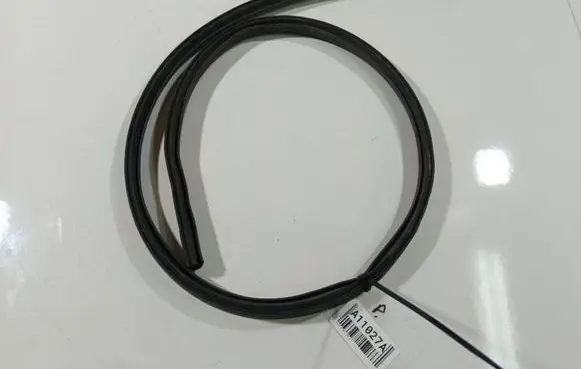 Nissan X-Trail T30 Engine compartment rubber 