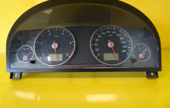 Ford Mondeo Mk III Speedometer (instrument cluster) 6S7T10849AA
