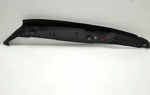 Audi Q3 8U Fender end trim 8UO821112A