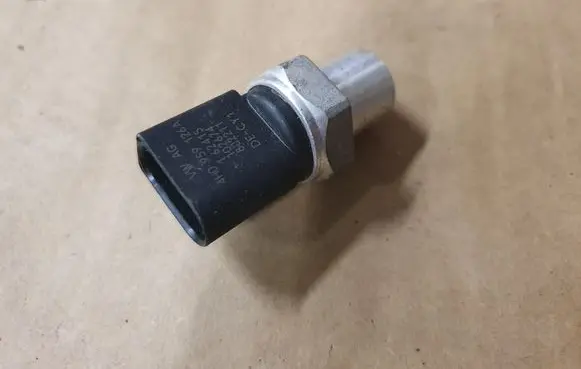 Audi A3 S3 8V Air conditioning (A/C) pressure sensor 4H0959126A
