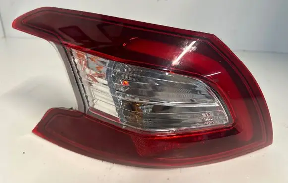 Peugeot 308 Rear/tail lights 9677817680 81250101 09677817680020981