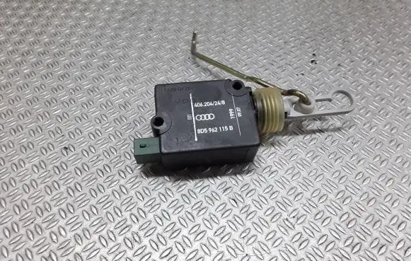 Audi A4 S4 B5 8D Tailgate boot lock/latch motor 8D5962115B