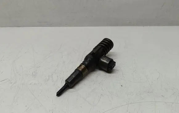 Audi A4 S4 B6 8E 8H Fuel injector 03G130073G