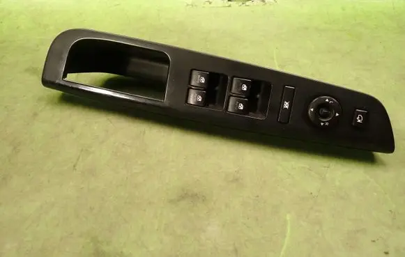 KIA Ceed Quarter vent window switch 935701H120