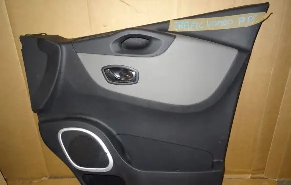Renault Trafic III (X82) Front door card panel trim