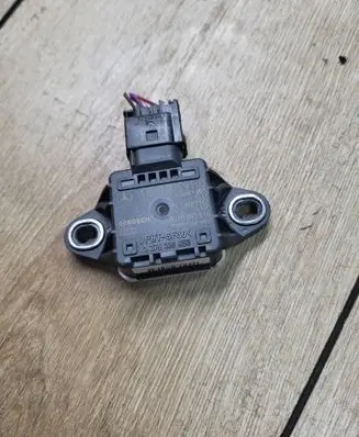 Mercedes-Benz E W212 ESP acceleration yaw rate sensor A0009059101 1275100853 0265005876
