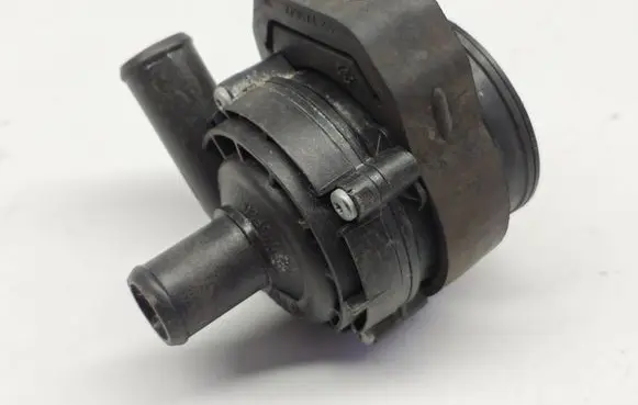Mercedes-Benz C W205 Electric auxiliary coolant/water pump A2118350364