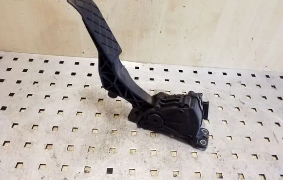 Volkswagen Transporter - Caravelle T5 Accelerator throttle pedal 7H1721503D
