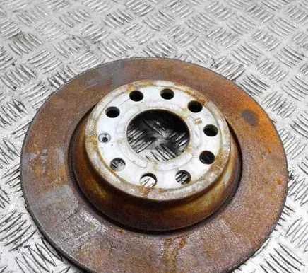 Volkswagen Golf VII Rear brake disc