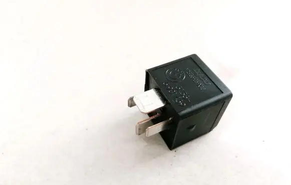 BMW 5 GT F07 Other relay 61366901469 v23136-j6-x48