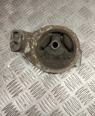 Mitsubishi Galant Engine mount bracket
