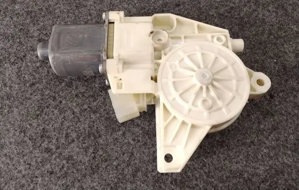 Mercedes-Benz C W204 Rear door window regulator motor A2048200542 961109100