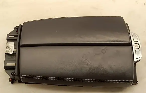 BMW 6 F06 Gran coupe Armrest 58450713 105057786C 5116