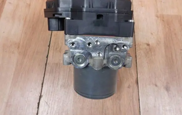 Toyota RAV 4 (XA40) ABS Pump 4454042312 8954142582 1330000730