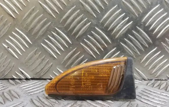 Subaru Legacy Front fender indicator light