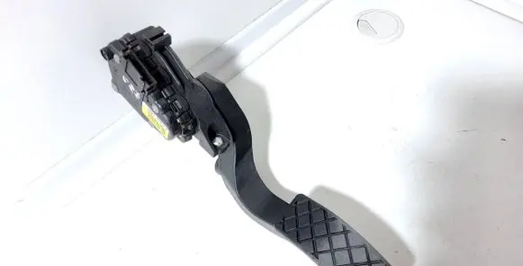 Audi A4 S4 B6 8E 8H Accelerator throttle pedal 8E1723523A