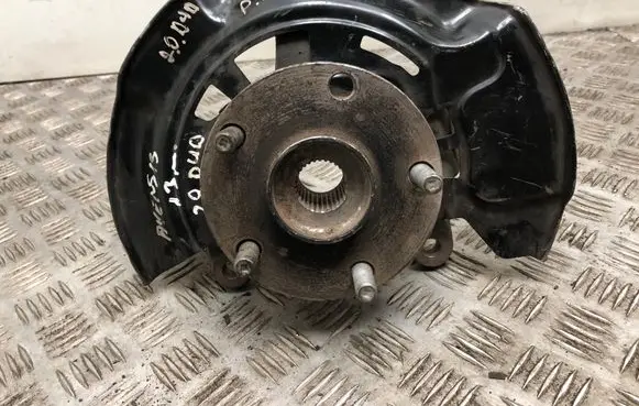 Toyota Avensis T270 Front wheel hub