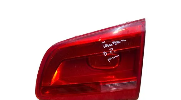 Volkswagen Touran II Tailgate rear/tail lights 176452R