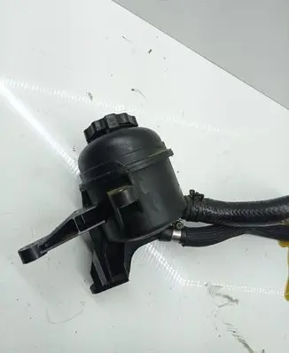 Mercedes-Benz C W203 Power steering fluid tank/reservoir A2034600083 GTB1097