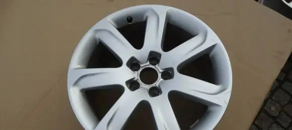 Audi A6 S6 C7 4G R18 wheel hub/cap/trim 4G8601025A