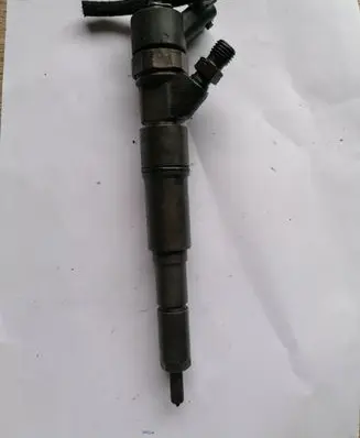 BMW 5 E39 Fuel injector 7785985