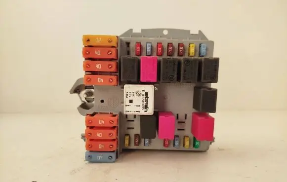 Fiat Croma Fuse module 51738102