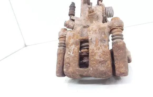 Nissan Primera Rear brake caliper