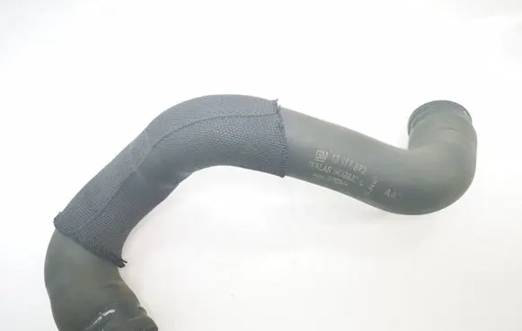 Opel Zafira B Engine coolant pipe/hose 13117572