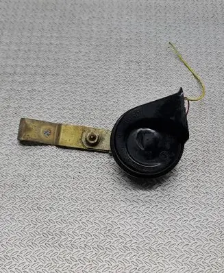BMW 5 E39 Horn signal 703881157