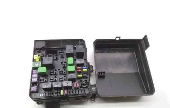Peugeot 4007 Fuse module