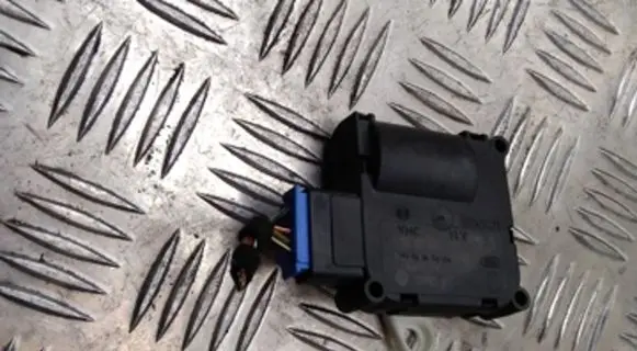 Audi A6 S6 C6 4F A/C air flow flap actuator/motor 0132801369