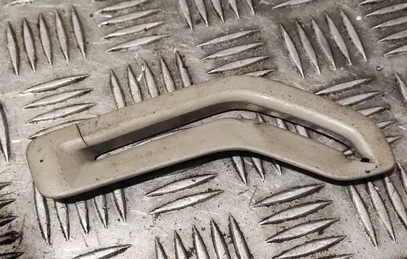 Volvo XC60 Seat belt trim 13550