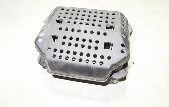 Volkswagen Multivan T4 Quarter panel pressure vent 