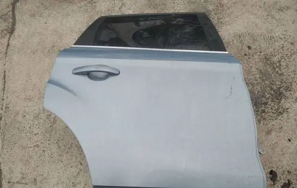 Ford Kuga I Rear door pilkos