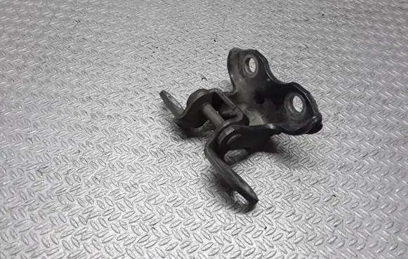 Toyota Verso Rear door upper hinge