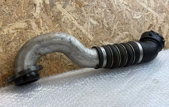 BMW 5 E60 E61 Intercooler hose/pipe 7798438 779843802 7789875